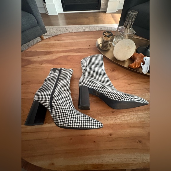 SOLD OUT | Jeffrey Campbell Siren Houndstooth Booties Pointed Toe Block Heel 7.5 - Picture 4 of 10